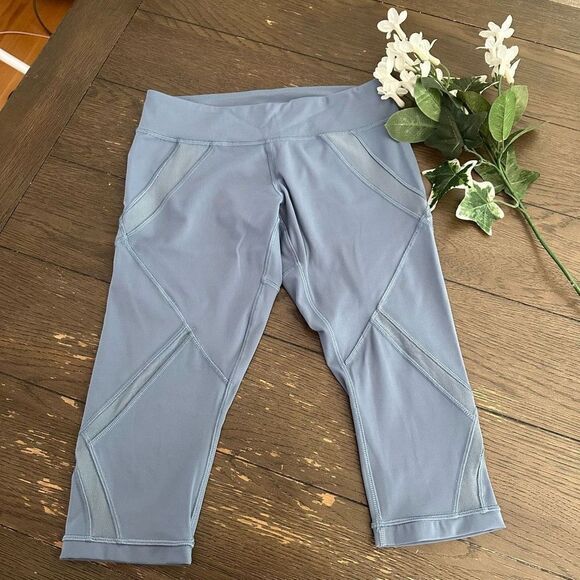 Lululemon Cool To Street Crop‎ Leggings in Blue Denim
size 6 Womens - Picture 1 of 7